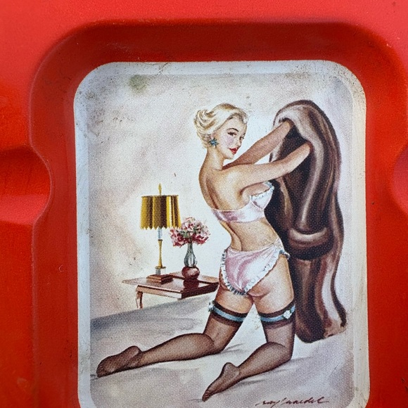 Vintage Red Ashtray with Pin-Up Design - Picture 2 of 4